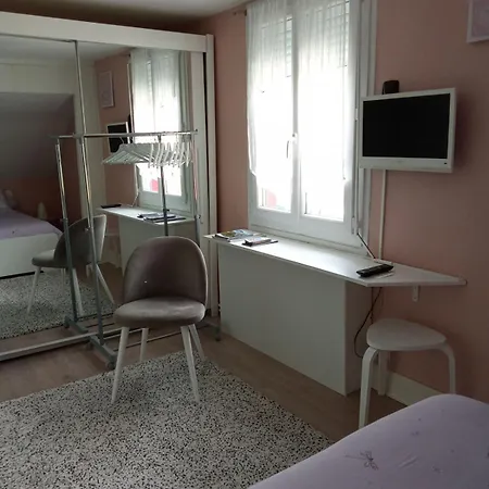 Konukevi Maison Des Lilas Bellerive-sur-Allier